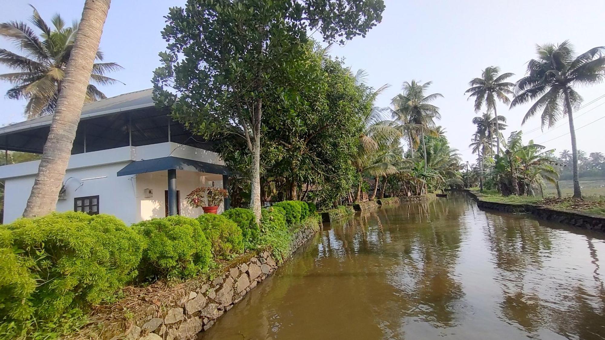 Valentine'S Rice Bowl Home Stay Alappuzha Exteriér fotografie