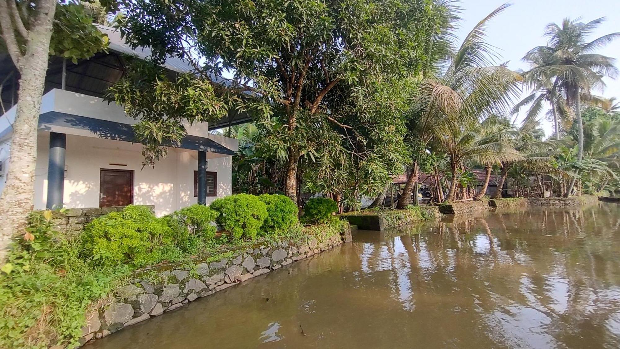 Valentine'S Rice Bowl Home Stay Alappuzha Exteriér fotografie